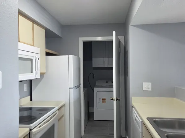 3034 Parkway Blvd APT 305, Kissimmee, FL 34747