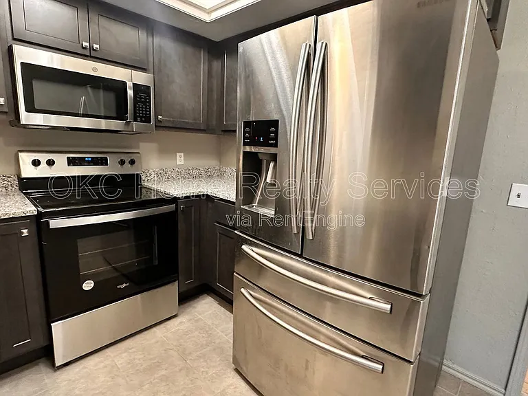6715 Lyrewood Ln — Photo 9