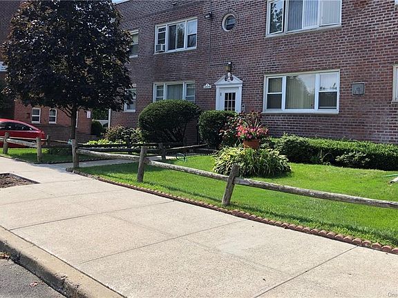 3rd image of 16 Leewood Cir APT 2L