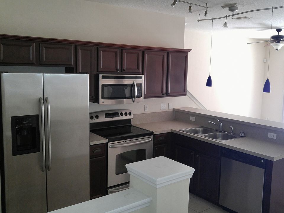 2nd image of 1885 Biscayne Bay Cir