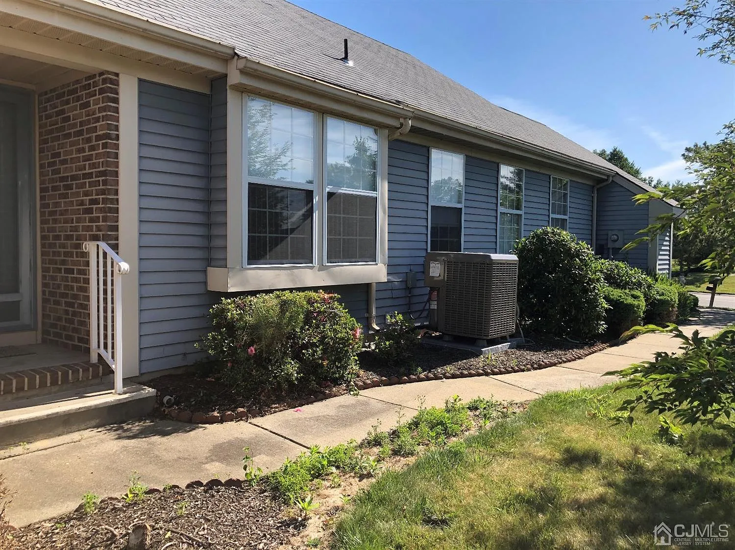 36 George Washington Dr photo 1