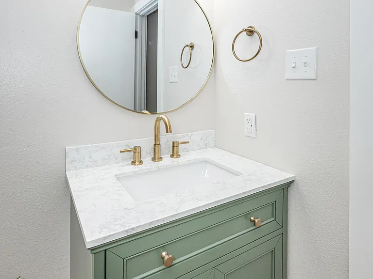 106 Booth Cir — Photo 37