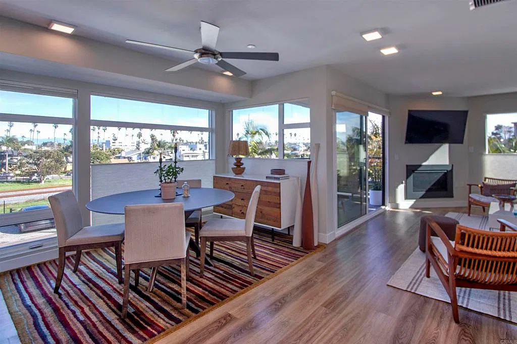 3 bed, 3.5 bath, 1600 sqft, $6,200 — Photo 2