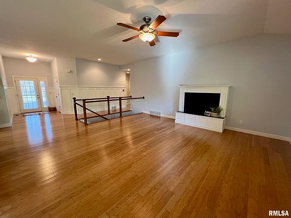 4th image of 337 Elm Ln
