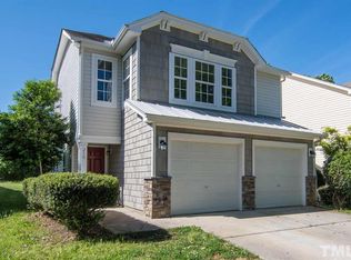 216 Trayesan Dr, Holly Springs, NC 27540