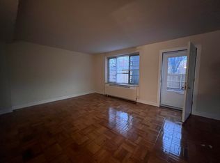 67-06 199th St #1, Fresh Meadows, NY 11365