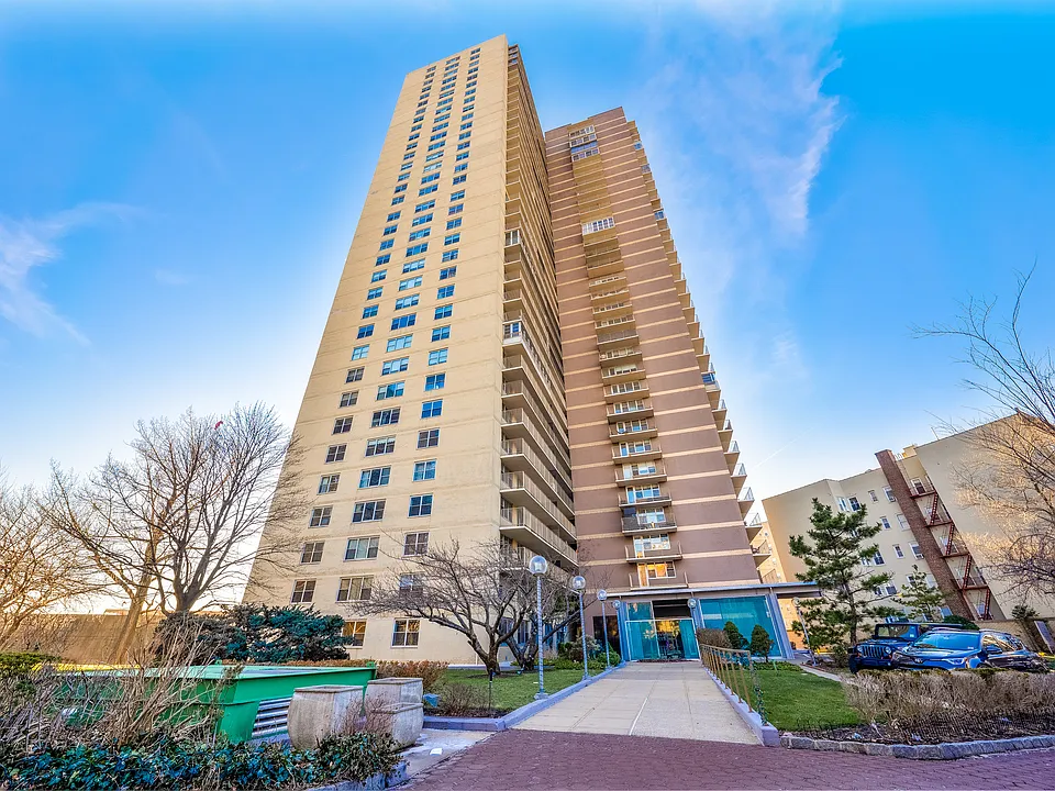 6040 Boulevard East #3J