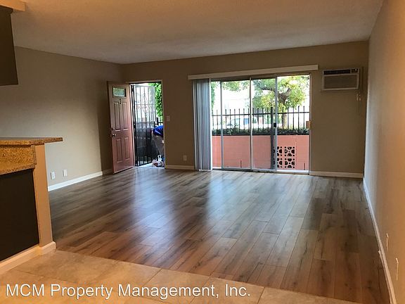 2nd image of 6051 Romaine St APT 3
