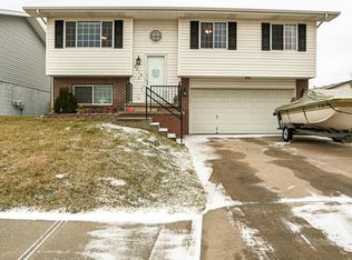 2315 S 16th St, Council Bluffs, IA 51501