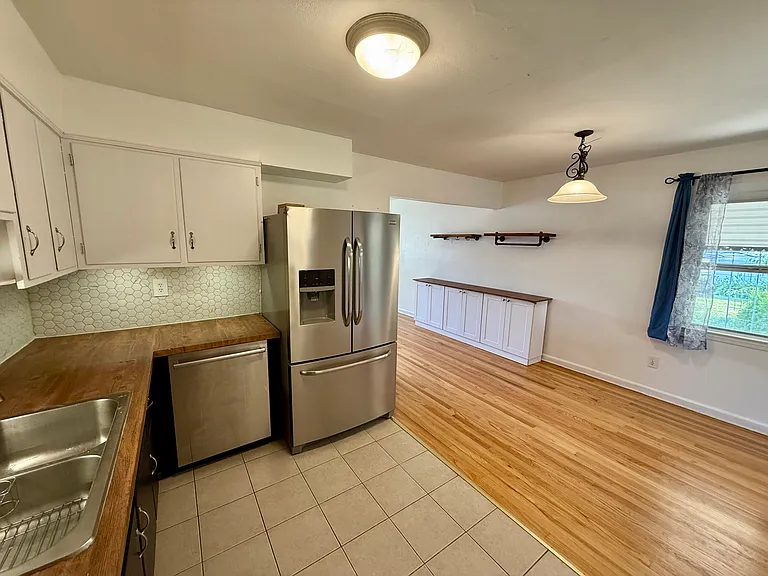 1941 Greenleaf St — Photo 10