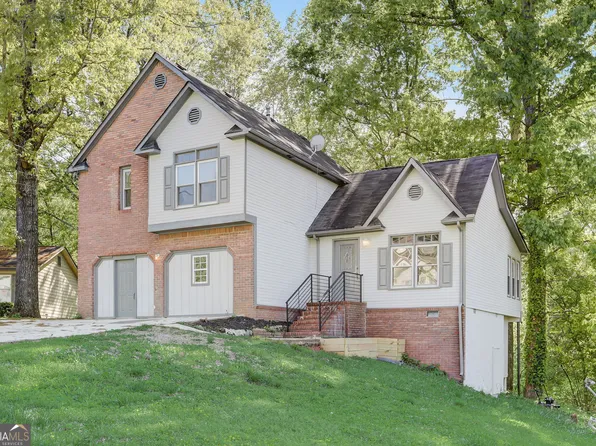 3485 Estate Lake Dr, Fairburn, GA 30213
