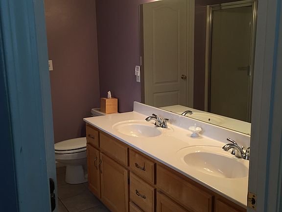 5th image of 2800 Carriage Hill Dr
