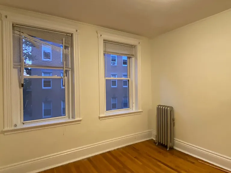 4 Camelot Ct #14 — Photo 12
