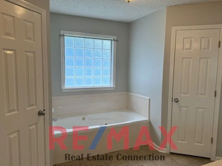29 Applewood Dr — Photo 13