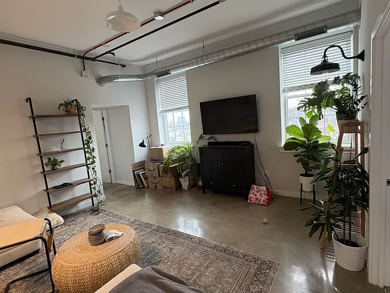 923 S East Ave — Photo 21