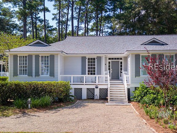 2nd image of 133 Avenue Of Oaks