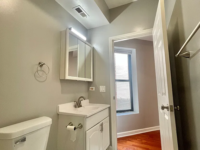 346 E 41st St #2 — Photo 10