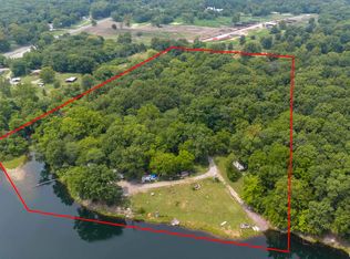 200 Chamness Rd, Elkville, IL 62932