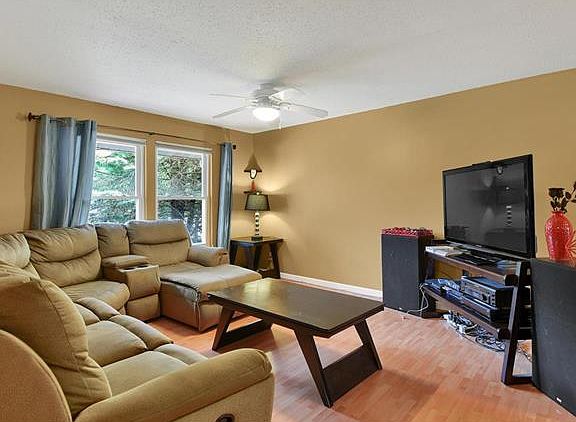 4th image of 2509 Pheasant Run Dr
