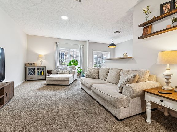 2nd image of 8603 Altesse Way