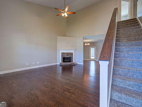 3rd image of 25 Winter Pointe NW