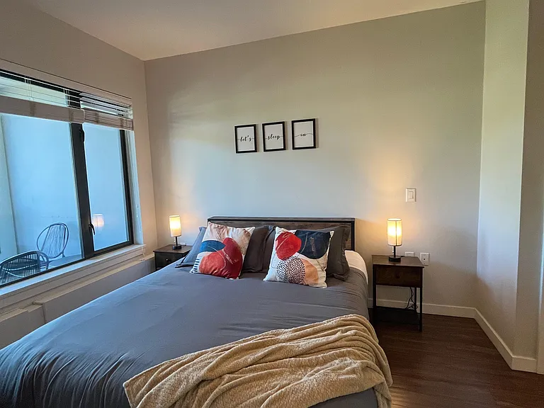 215 W 1st St #411 — Photo 10