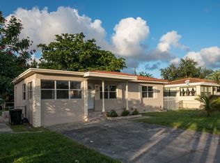 881 NE 156th Ter, Miami, FL 33162