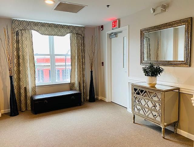 1st image of 851 W 4th St Unit 9