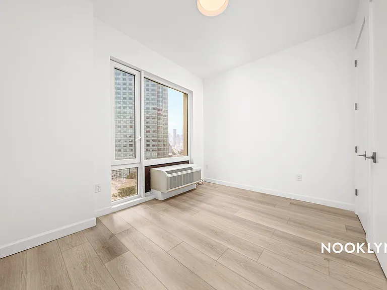 26-04 Jackson Ave #3B — Photo 14
