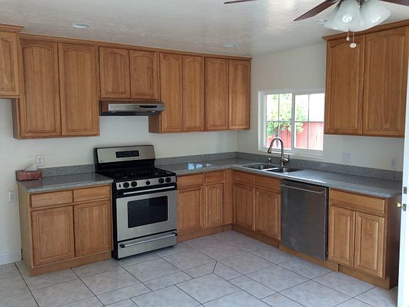 3rd image of 436 Ezie St