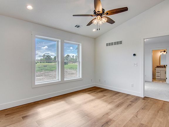3rd image of 2073 Cottonwood Ave