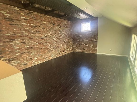 2nd image of 10 Northwood Dr #10