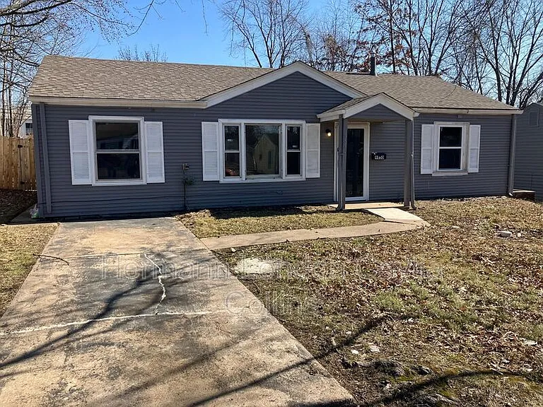 9850 Dennis Dr — Photo 1