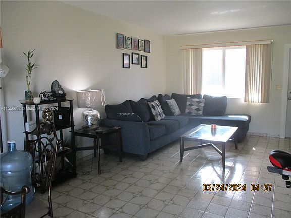2nd image of 2461 Polk St APT 9