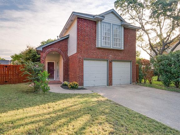 3rd image of 828 Woodlake Dr