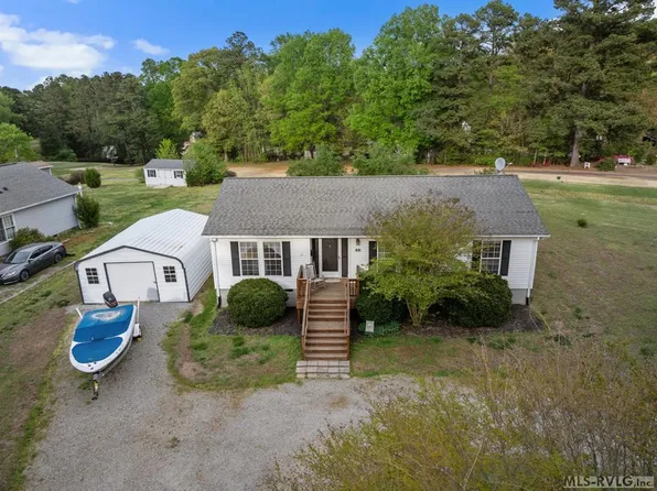 48 Longwood Dr, Bracey, VA 23919