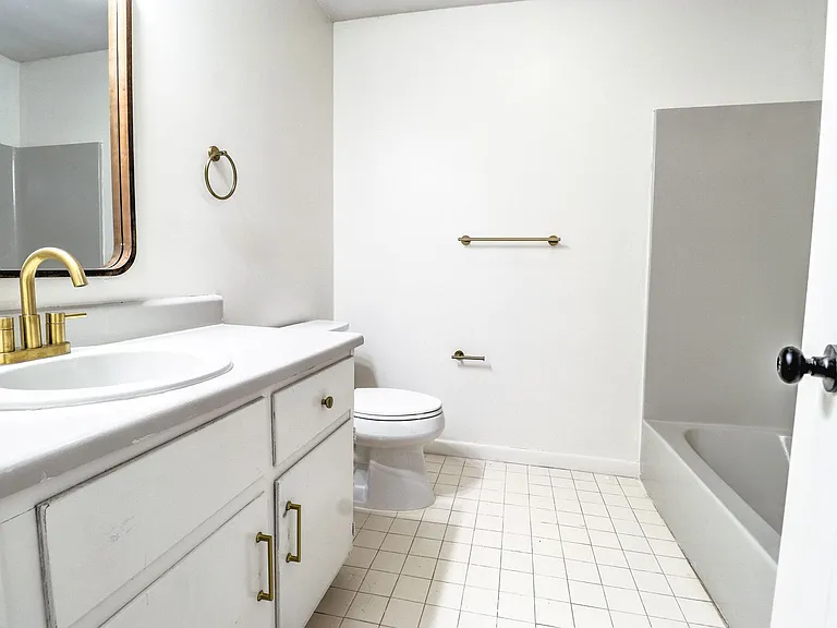 170 Westwood Dr — Photo 26