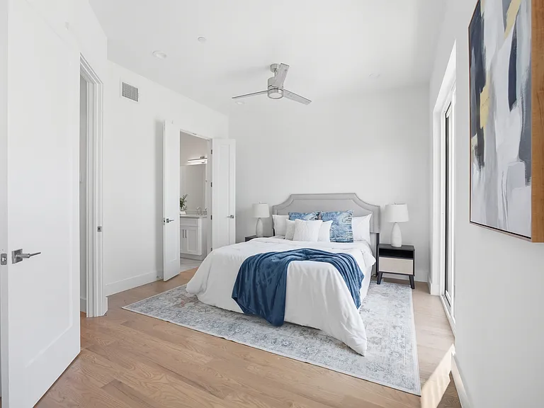 4517 Munger Ave #101 — Photo 15