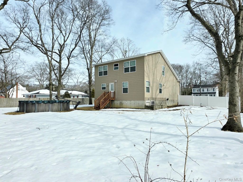 131 Forrest Avenue, Shirley, NY - View 4