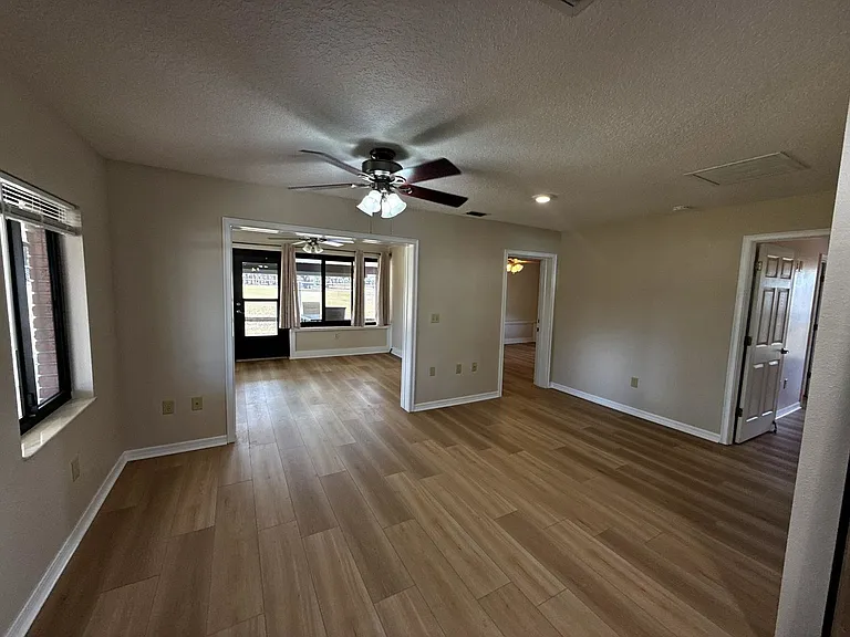 1406 1/2 Berkshire Dr — Photo 13