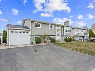 2203 Bossert Ave, Kamloops, BC V2B8H6