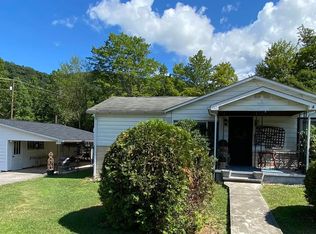 919 Main St, Hendricks, WV 26271