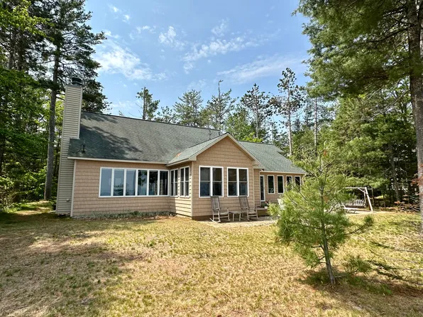 9615 Highbanks Dr, Cheboygan, MI 49721