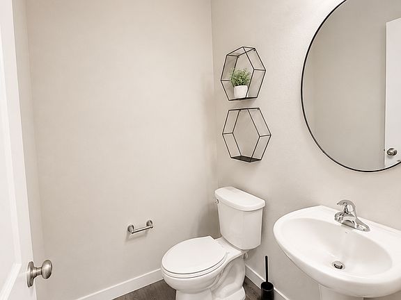 5th image of 18505 Alpine Way E