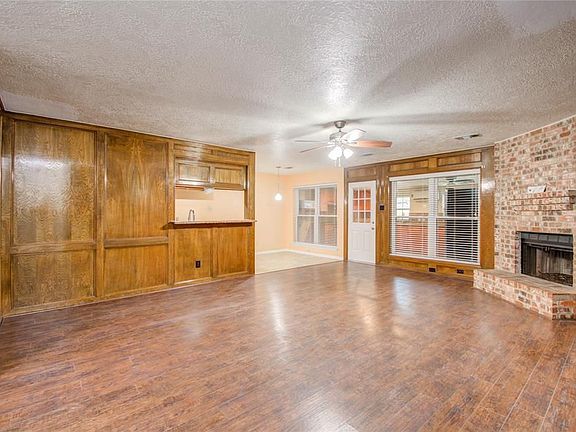 5th image of 4018 Sandlewood Dr