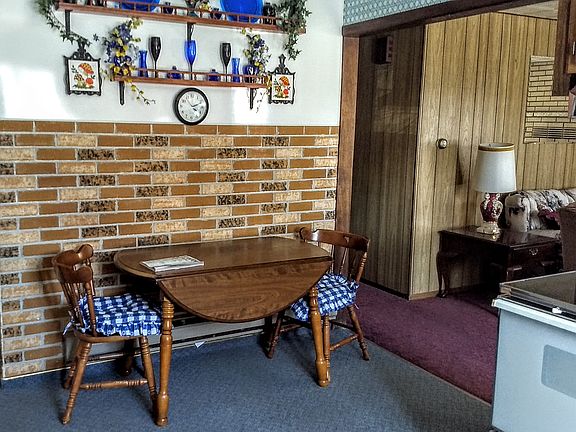 Breakfast Eating Area