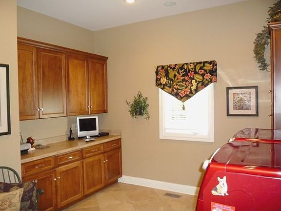4th image of 8645 Copper Creek Dr