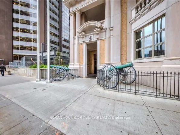 426 University Ave #3608, Toronto, ON M5G 1S9