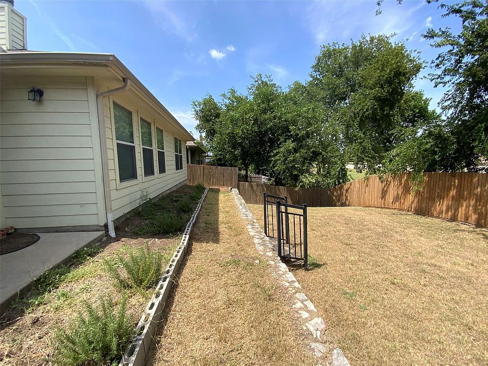 8018 Arkan Pkwy, Dallas, TX 75241 | Zillow