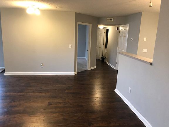 5th image of 114 Ivy Glen Ct